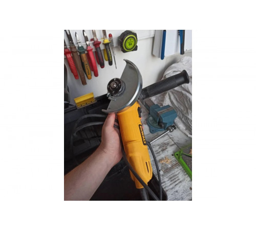 Угловая шлифмашина DEWALT DWE 4150