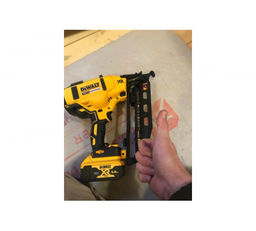 Шпилькозабиватель DEWALT 18.0 В XR DCN660N