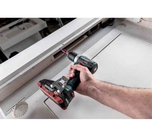 Шуруповерт METABO BS 18 L BL 602326840 без акк и з.у Шуруповерт METABO BS 18 L BL 602326840 без акк и з.у