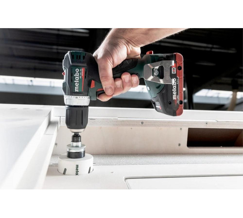 Шуруповерт METABO BS 18 L BL 602326840 без акк и з.у Шуруповерт METABO BS 18 L BL 602326840 без акк и з.у