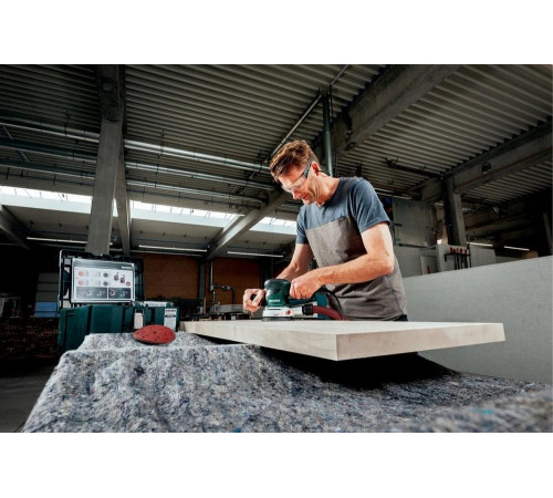 Эксцентриковая машина METABO SXE 450 TurboTec (600129000) Эксцентриковая машина METABO SXE 450 TurboTec (600129000)