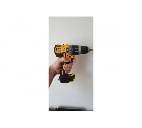 Ударная дрель-шуруповерт DEWALT DCD796NT