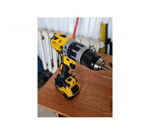 Ударная дрель-шуруповерт DEWALT DCD796NT