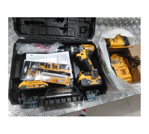 Ударная дрель-шуруповерт DEWALT DCD796NT