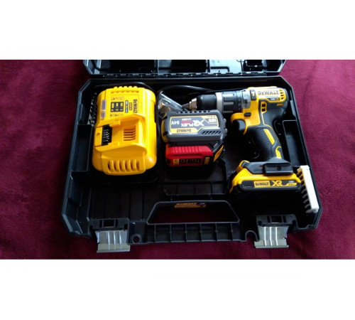 Ударная дрель-шуруповерт DEWALT DCD796NT