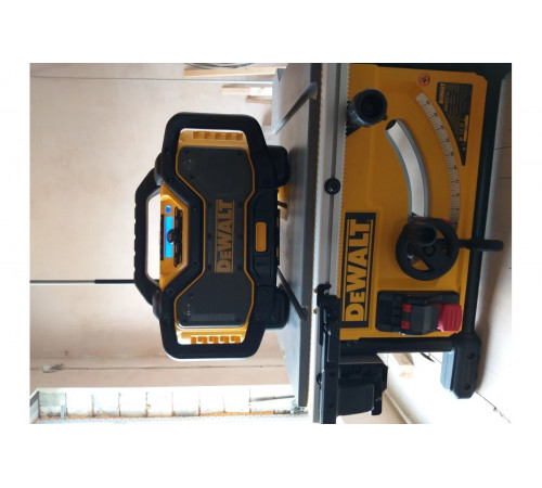 Радио DEWALT DCR027