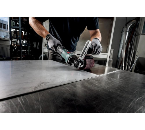 Щеточный шлифователь Metabo SE 17-200 RT 602259000 Щеточный шлифователь Metabo SE 17-200 RT 602259000