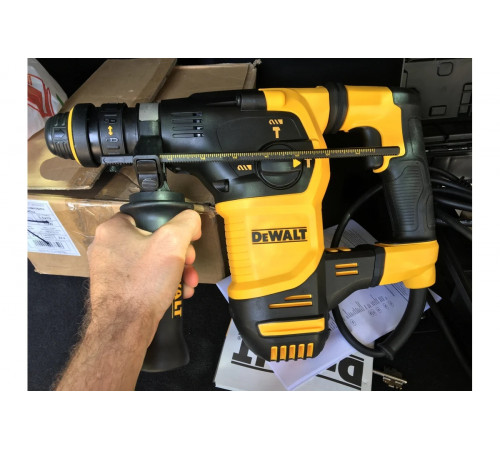 Сетевой перфоратор DEWALT D25334K