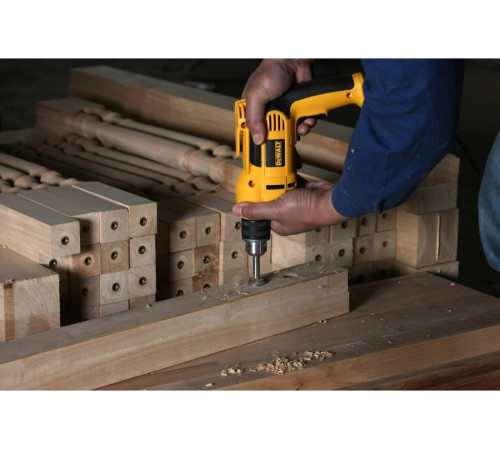 Дрель DEWALT DWD024S