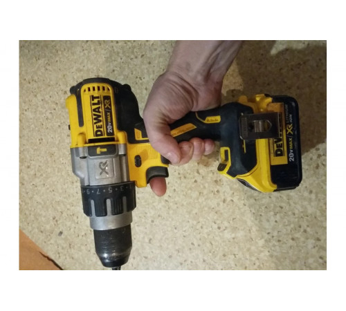 Бесщеточная ударная дрель-шуруповерт DEWALT XRP DCD996P2