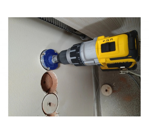 Ударная дрель-шуруповерт DEWALT DCD996NT