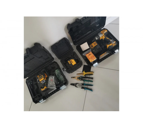 Ударная дрель-шуруповерт DEWALT DCD996NT