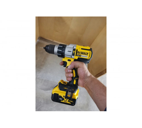 Ударная дрель-шуруповерт DEWALT DCD996NT