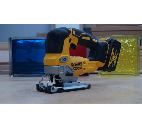 Бесщёточный лобзик DEWALT 18.0 В XR DCS334N