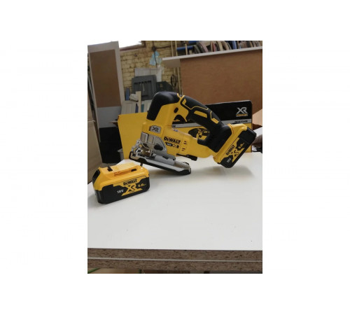 Бесщёточный лобзик DEWALT 18.0 В XR DCS334N