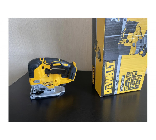 Бесщёточный лобзик DEWALT 18.0 В XR DCS334N