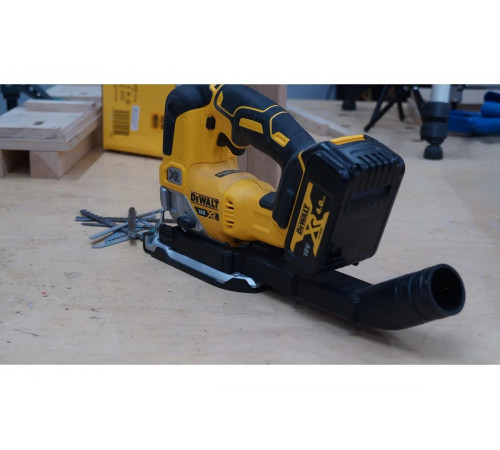 Бесщёточный лобзик DEWALT 18.0 В XR DCS334N
