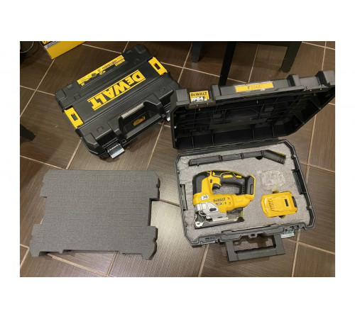 Бесщёточный лобзик DEWALT 18.0 В XR DCS334N