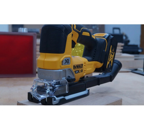 Бесщёточный лобзик DEWALT 18.0 В XR DCS334N