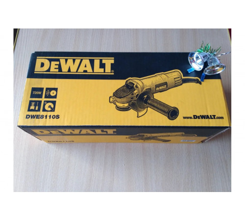 Угловая шлифмашина DEWALT DWE8110S