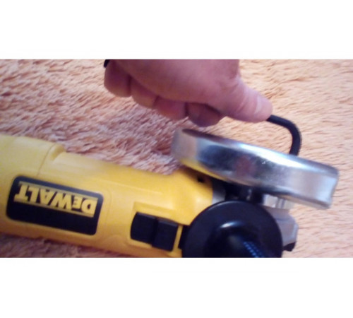 Угловая шлифмашина DEWALT DWE8110S