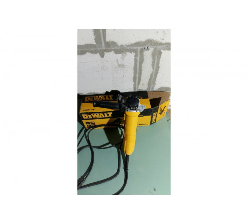 Угловая шлифмашина DEWALT DWE8110S