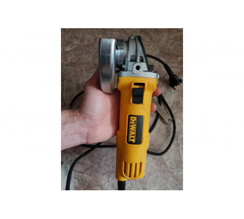 Угловая шлифмашина DEWALT DWE8110S