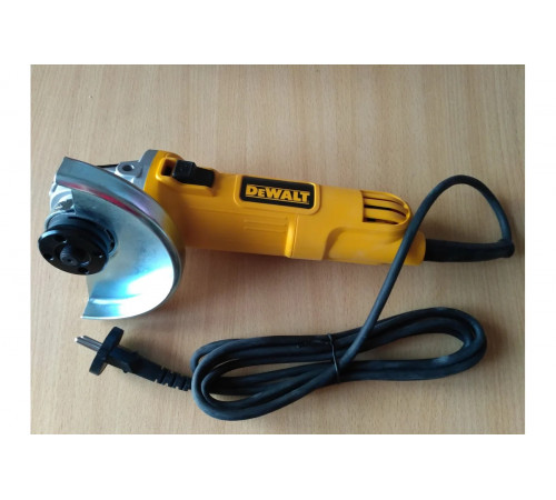 Угловая шлифмашина DEWALT DWE8110S