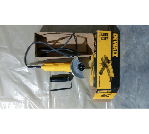Угловая шлифмашина DEWALT DWE8110S