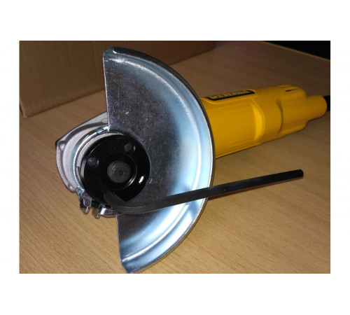 Угловая шлифмашина DEWALT DWE8110S