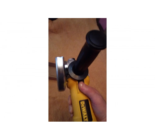 Угловая шлифмашина DEWALT DWE8110S