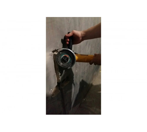 Угловая шлифмашина DEWALT DWE8110S