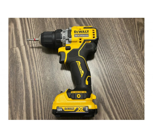 Компактная дрель-шуруповерт DEWALT 12 В XR DCD701D2-QW