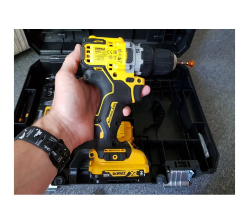 Компактная дрель-шуруповерт DEWALT 12 В XR DCD701D2-QW
