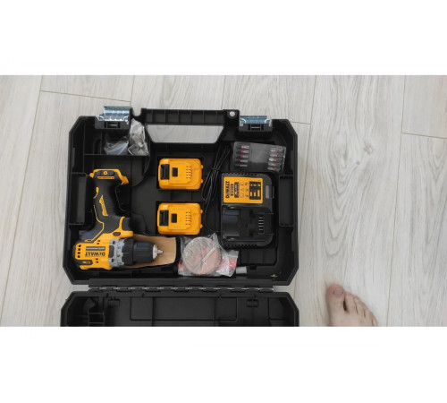 Компактная дрель-шуруповерт DEWALT 12 В XR DCD701D2-QW