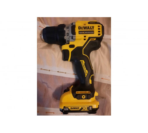 Компактная дрель-шуруповерт DEWALT 12 В XR DCD701D2-QW