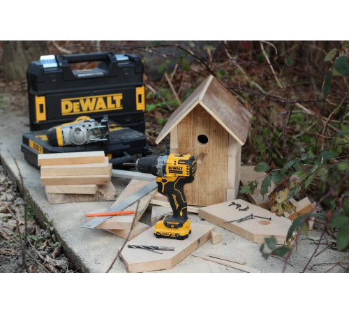 Компактная дрель-шуруповерт DEWALT 12 В XR DCD701D2-QW