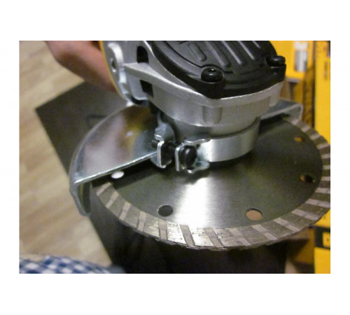 Болгарка (УШМ) DEWALT DWE 4051