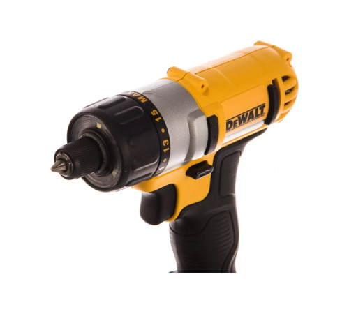 Аккумуляторный шуруповерт DeWALT DCF 610 D2