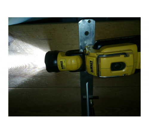 Аккумуляторный фонарь DEWALT DCL 510 N