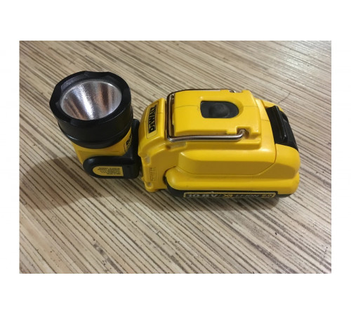 Аккумуляторный фонарь DEWALT DCL 510 N